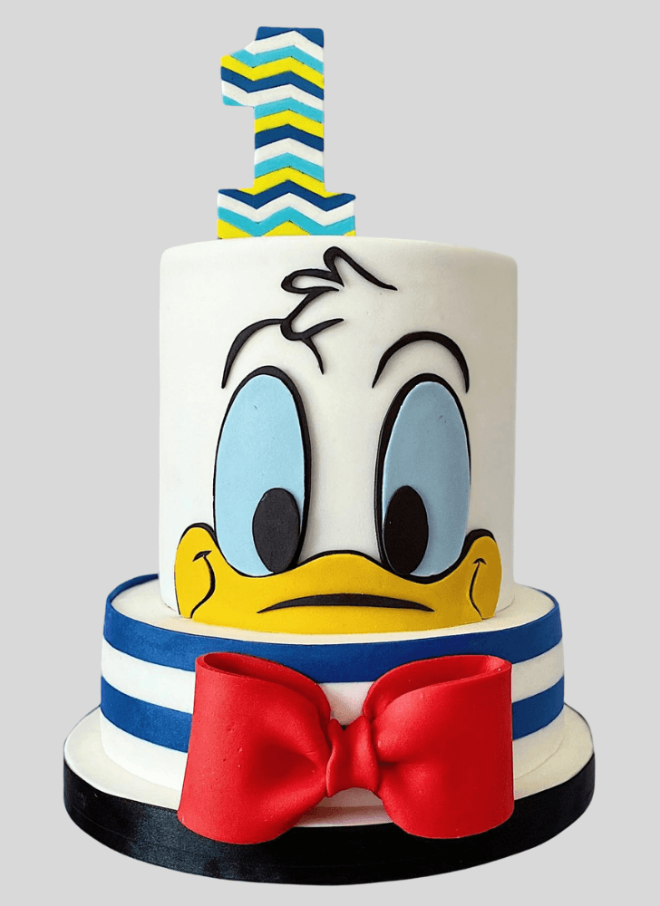 Handsome Donald Duck Cake