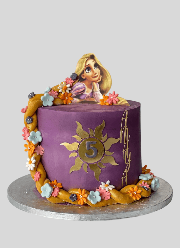 Pretty Tangled Cake