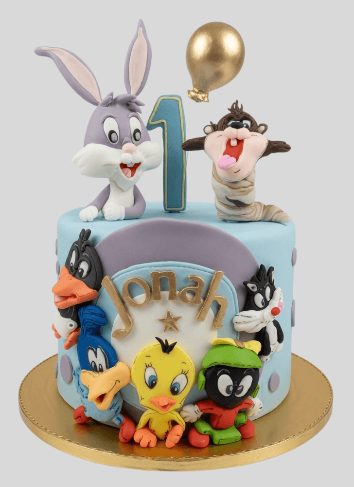 Inviting Bugs Bunny Cake