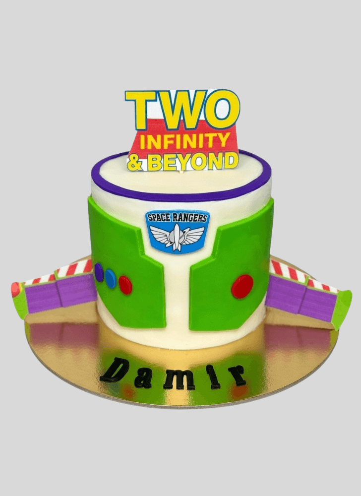 Lovely Buzz Lightyear Cake Design