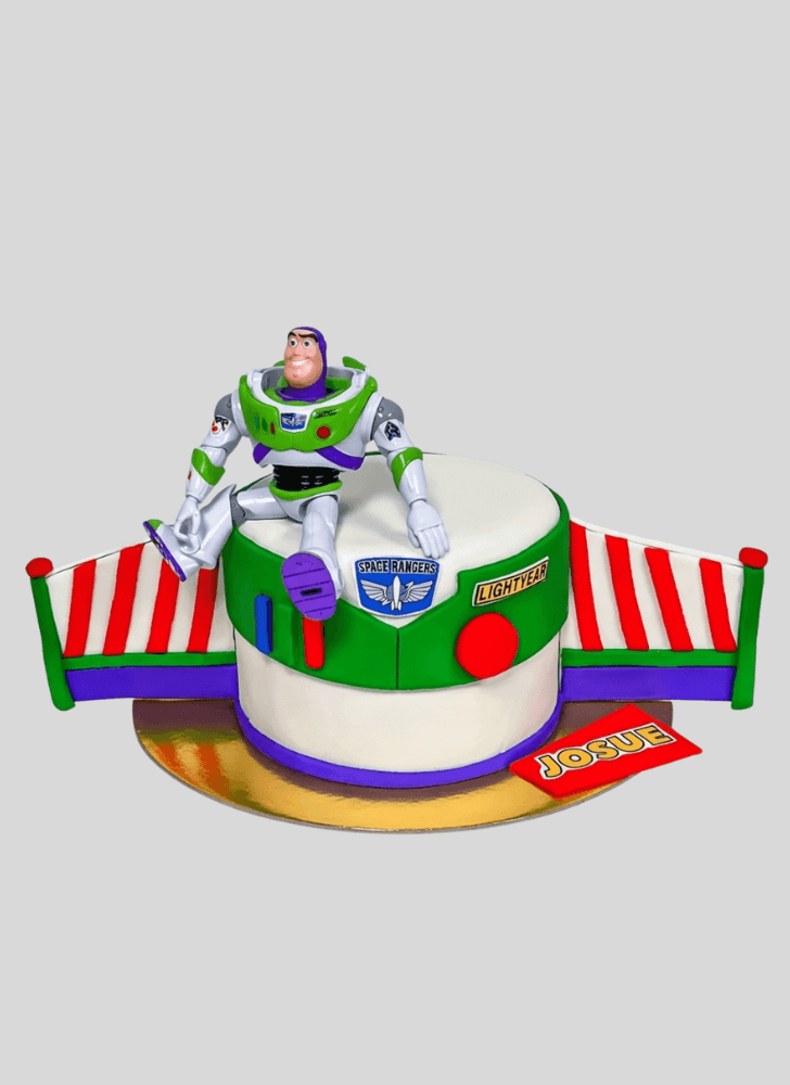 Magnetic Buzz Lightyear Cake