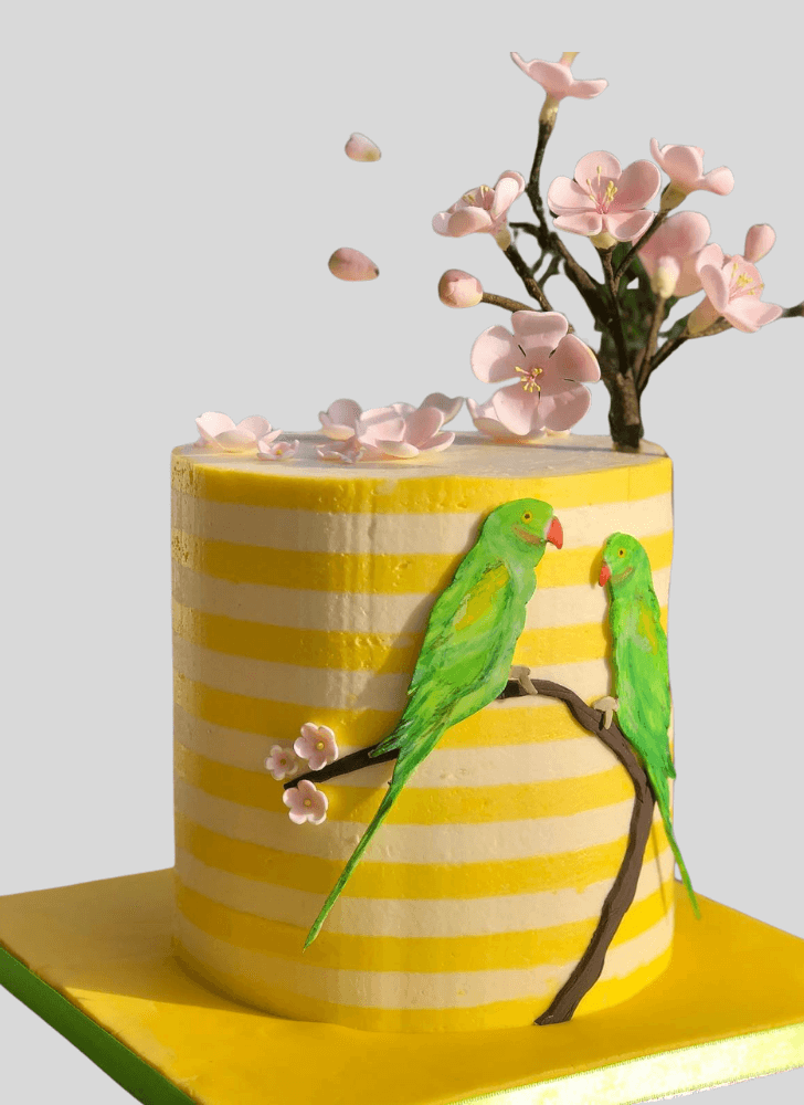 Fine Parrot Cake