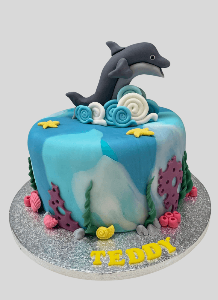 Grand Dolphin Cake
