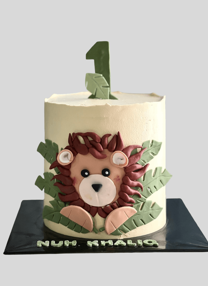 Inviting Lion Cake