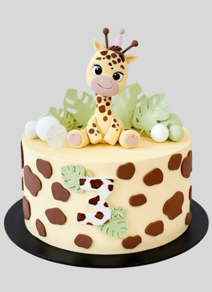 Comely Giraffe Cake