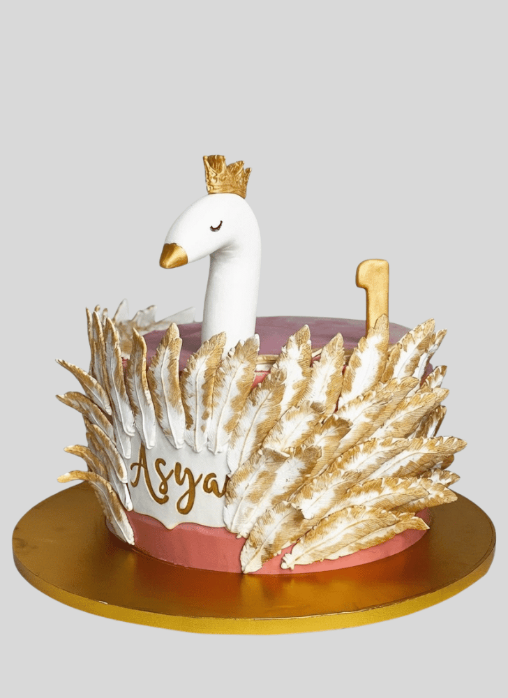 Cute Swan Cake