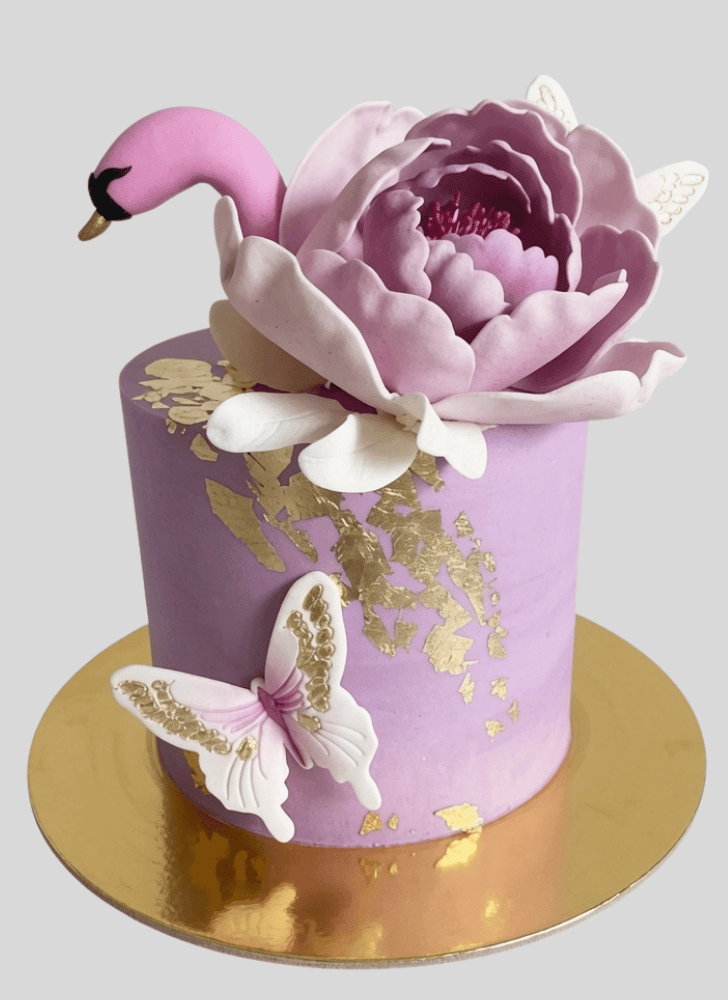Exquisite Swan Cake