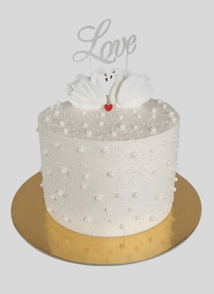Stunning Swan Cake