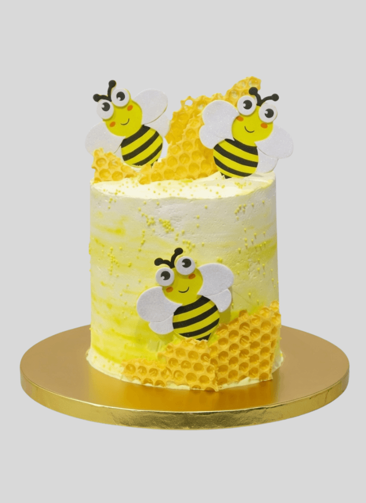 Bewitching Bee Cake