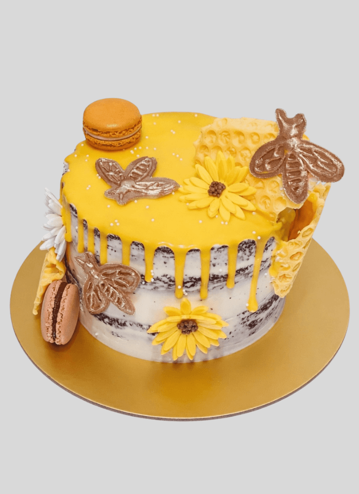 Fine Bee Cake