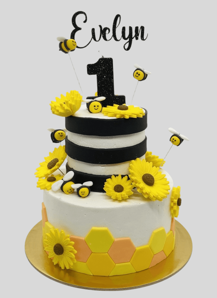 Lovely Bee Cake Design