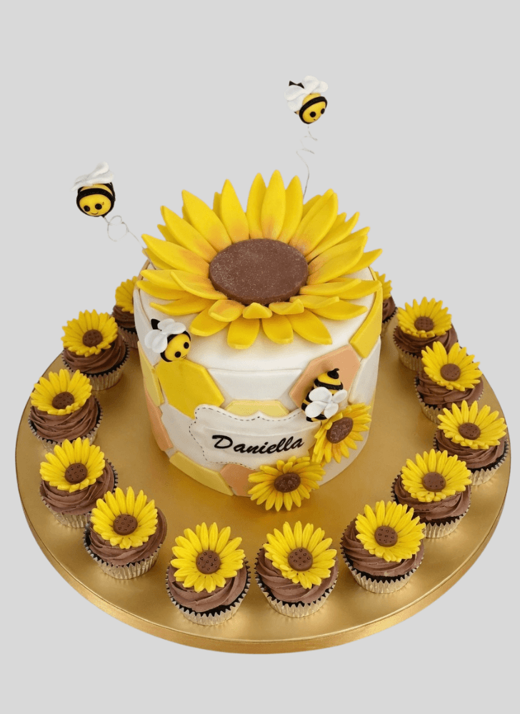 Nice Bee Cake
