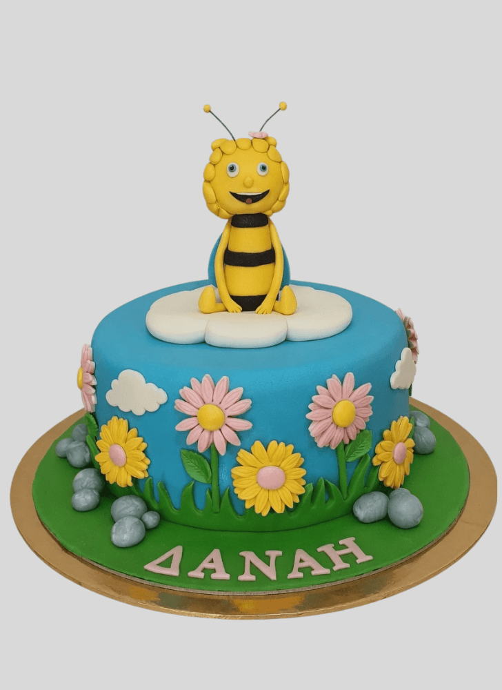 Shapely Bee Cake