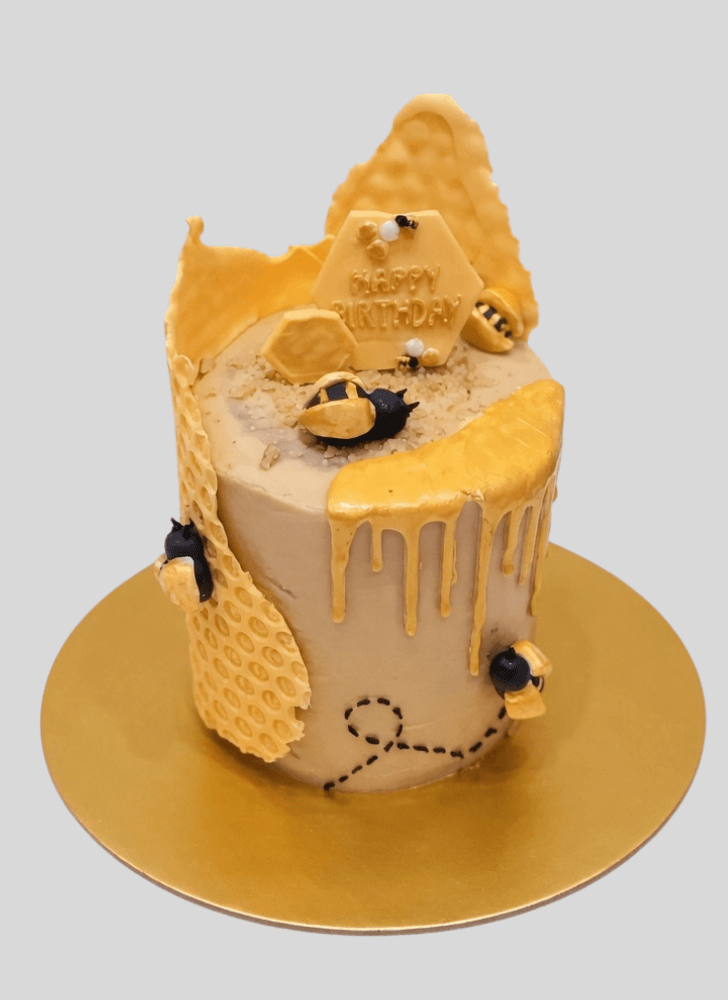 Splendid Bee Cake