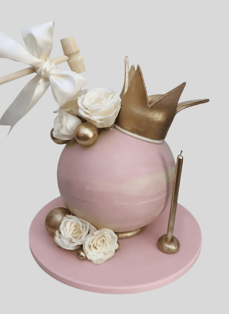 Alluring Queen Cake