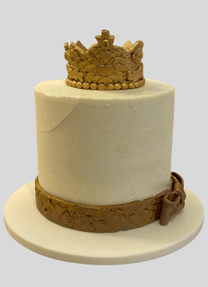 Inviting Queen Cake