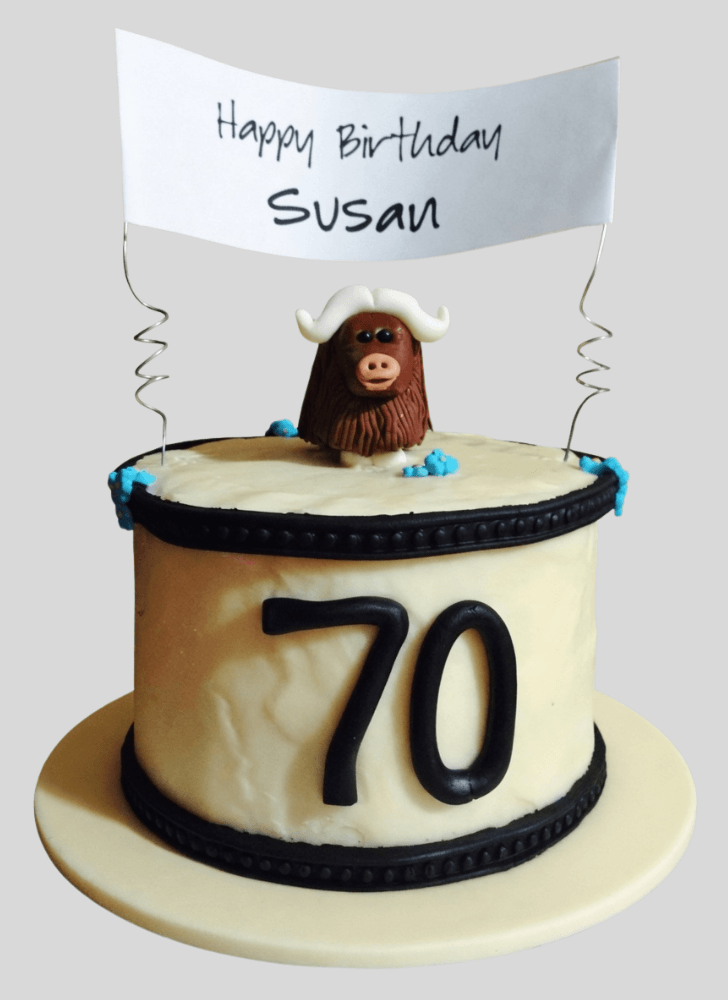 Black Yak Cake with Brown and Black Base