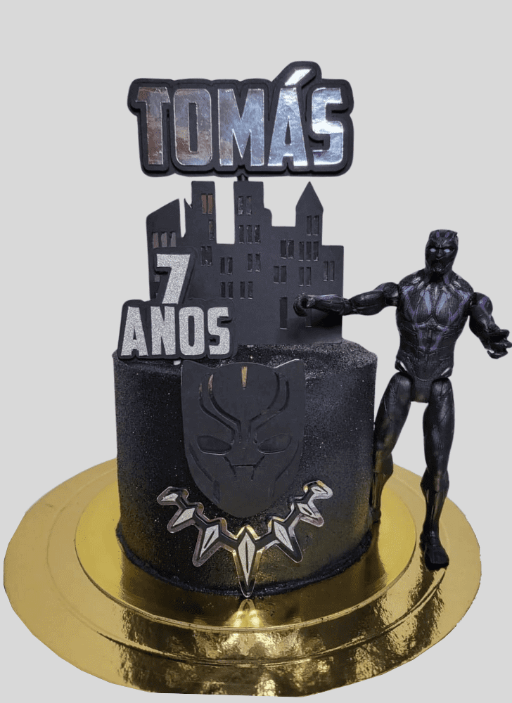 Nice Black Panther Cake