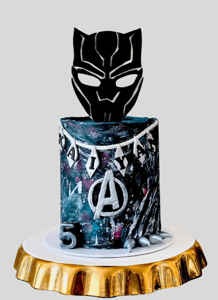 Pleasing Black Panther Cake