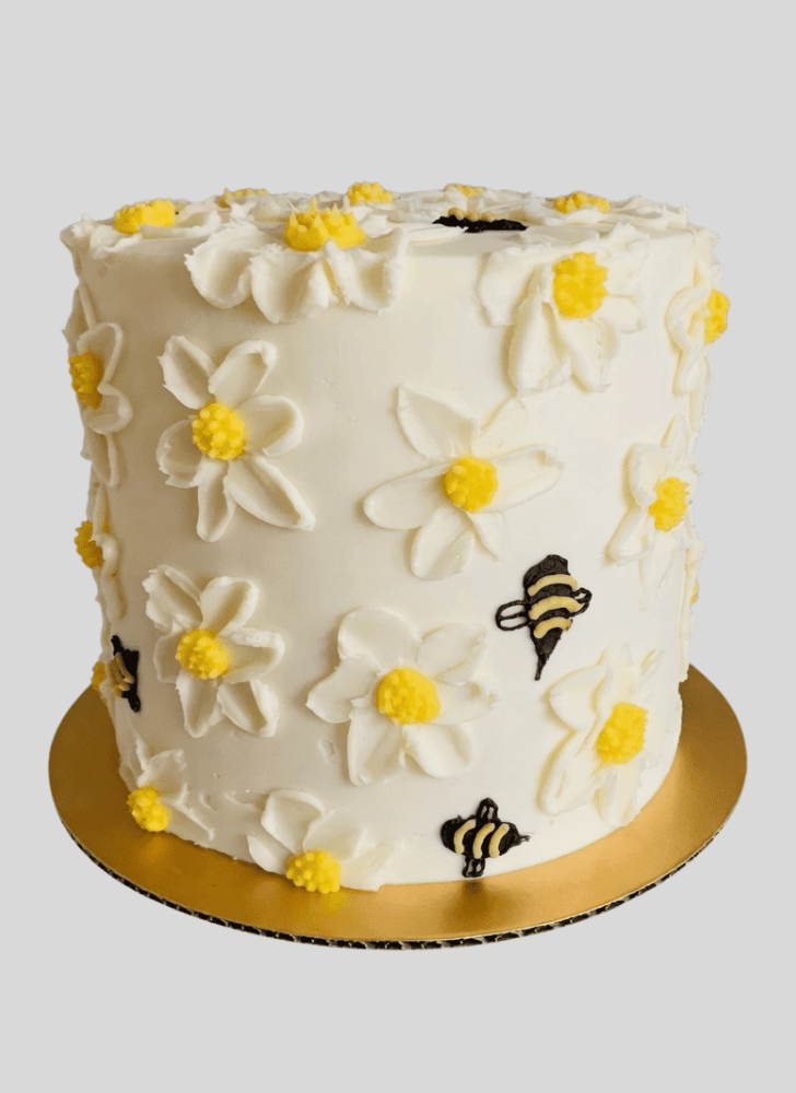 Elegant Daisy Cake