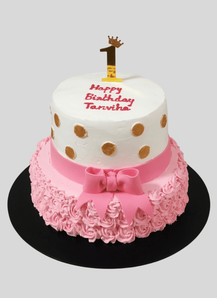 Comely Strawberry Cake