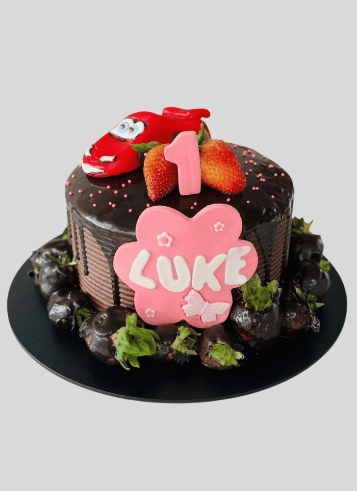 Enticing Strawberry Cake