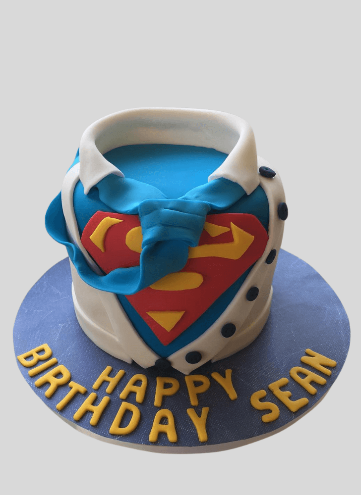 Comely Superman Cake