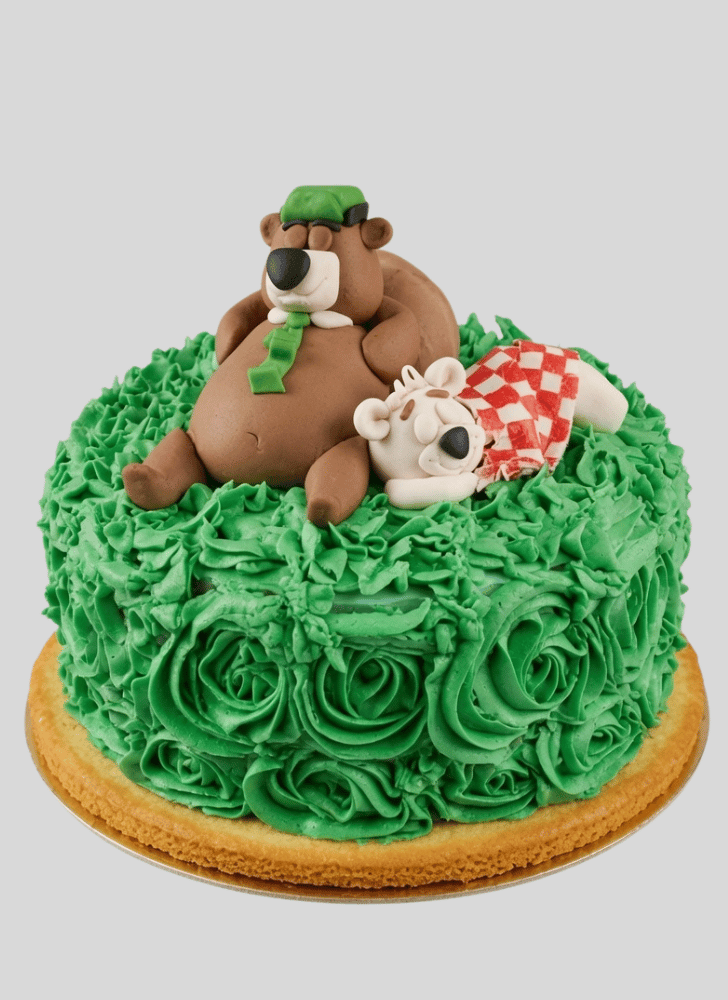 Admirable Yogi Bear Cake Design