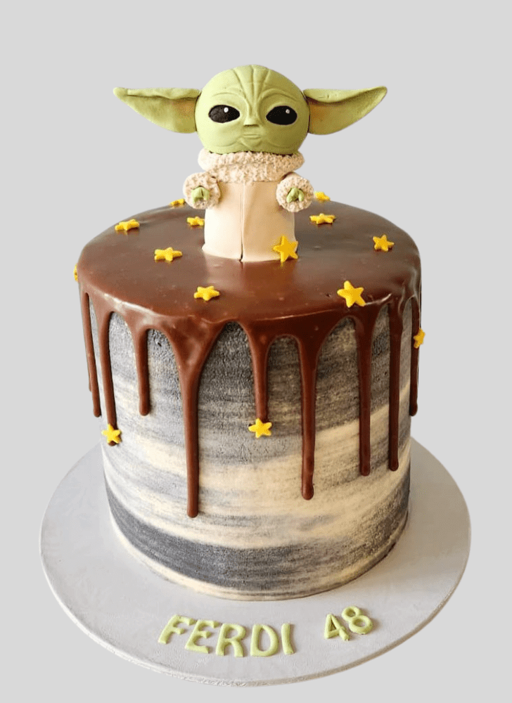 Inviting Baby Yoda Cake