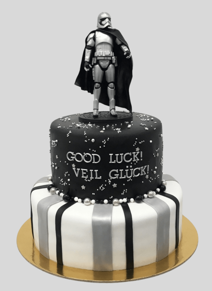 Adorable Captain Phasma Cake