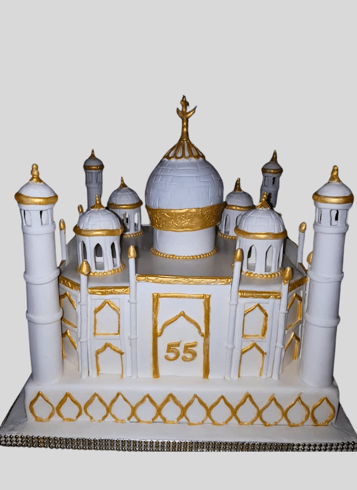 Pretty Taj Mahal Cake