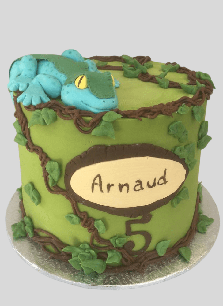 Graceful Lizard Cake