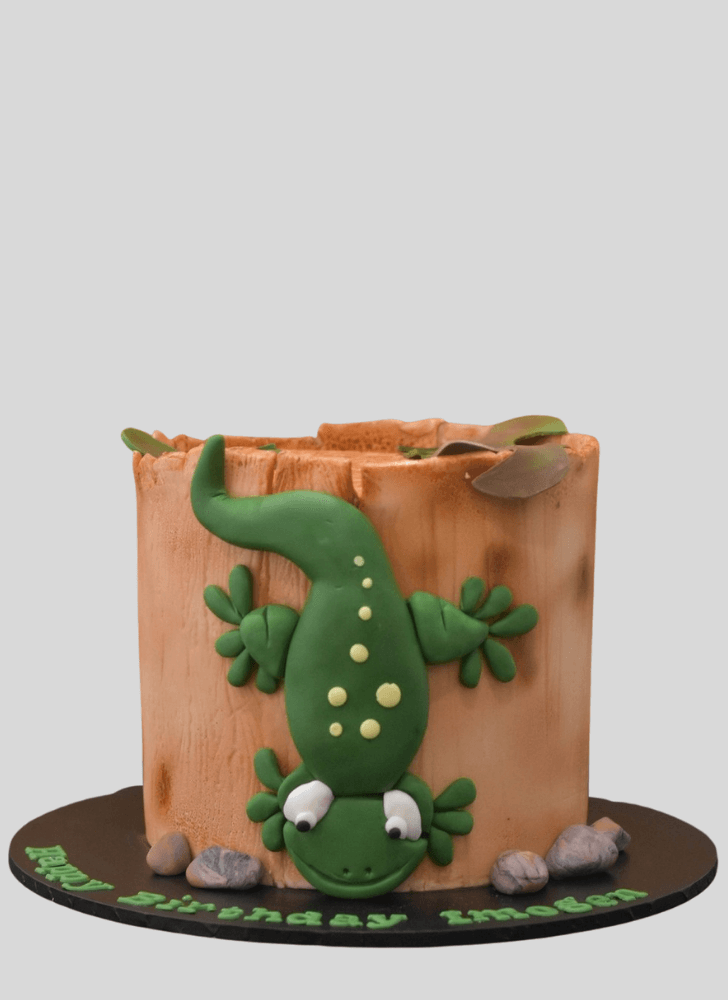 Shapely Lizard Cake