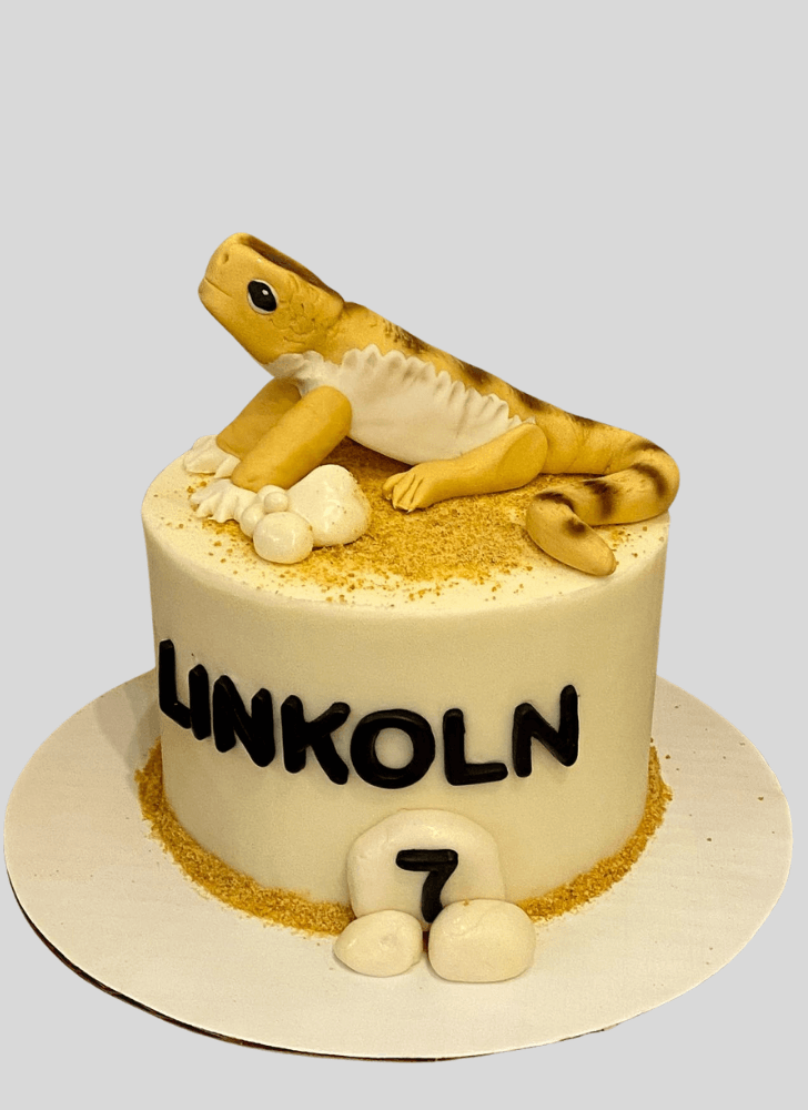 Stunning Lizard Cake