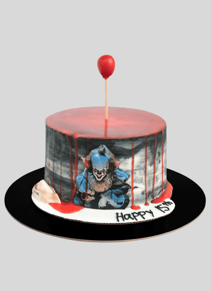 Graceful Pennywise Cake
