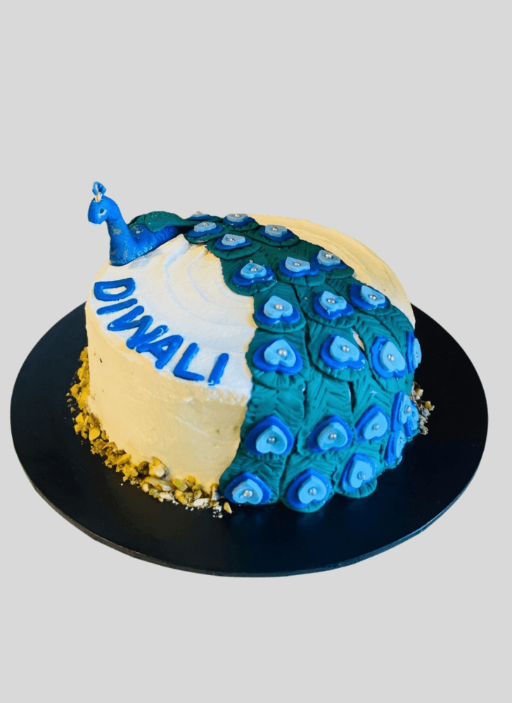 Comely Peacock Cake