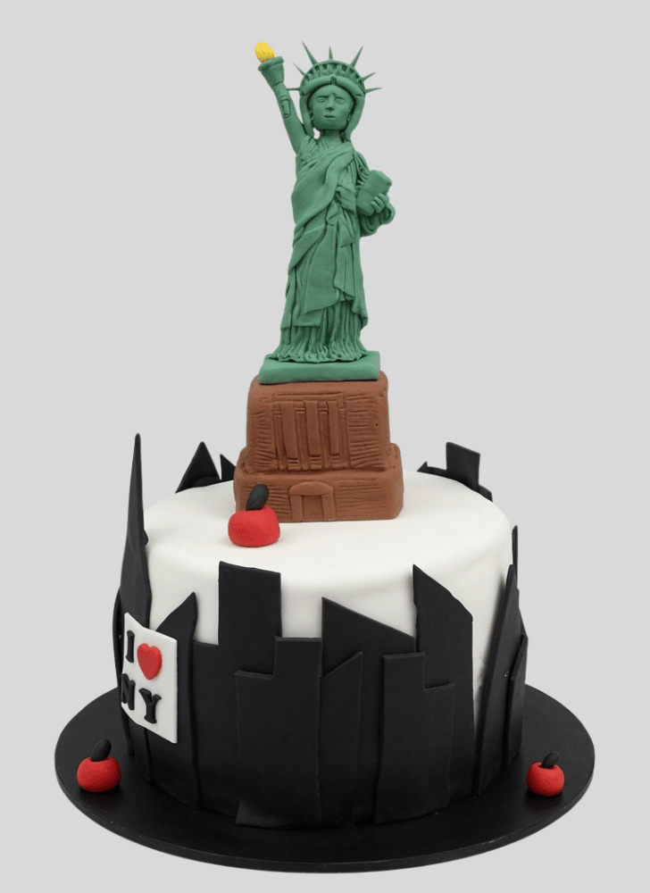 Elegant Statue of Liberty Cake