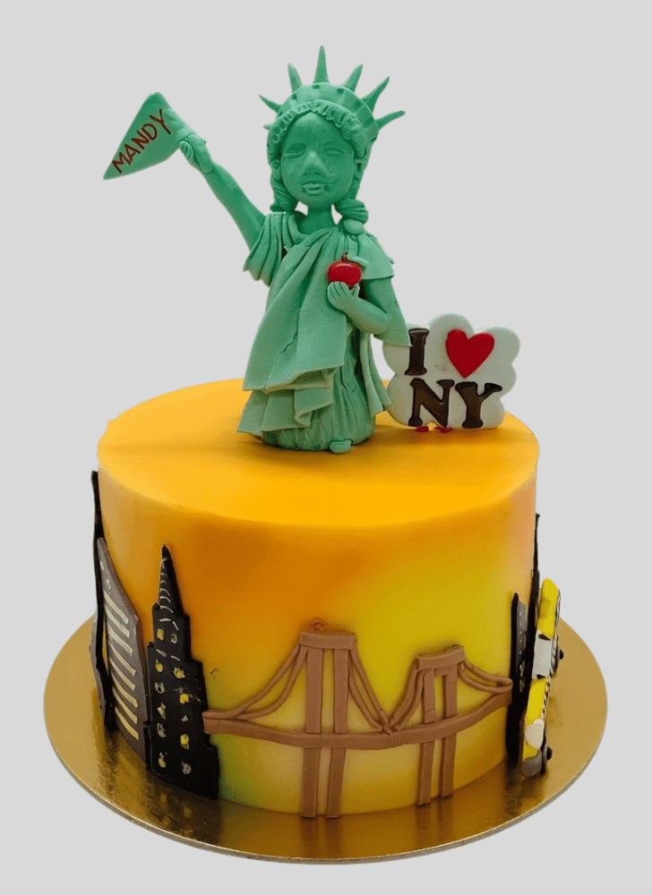 Exquisite Statue of Liberty Cake