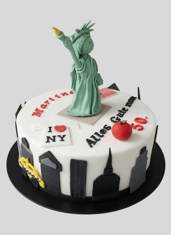 Fascinating Statue of Liberty Cake