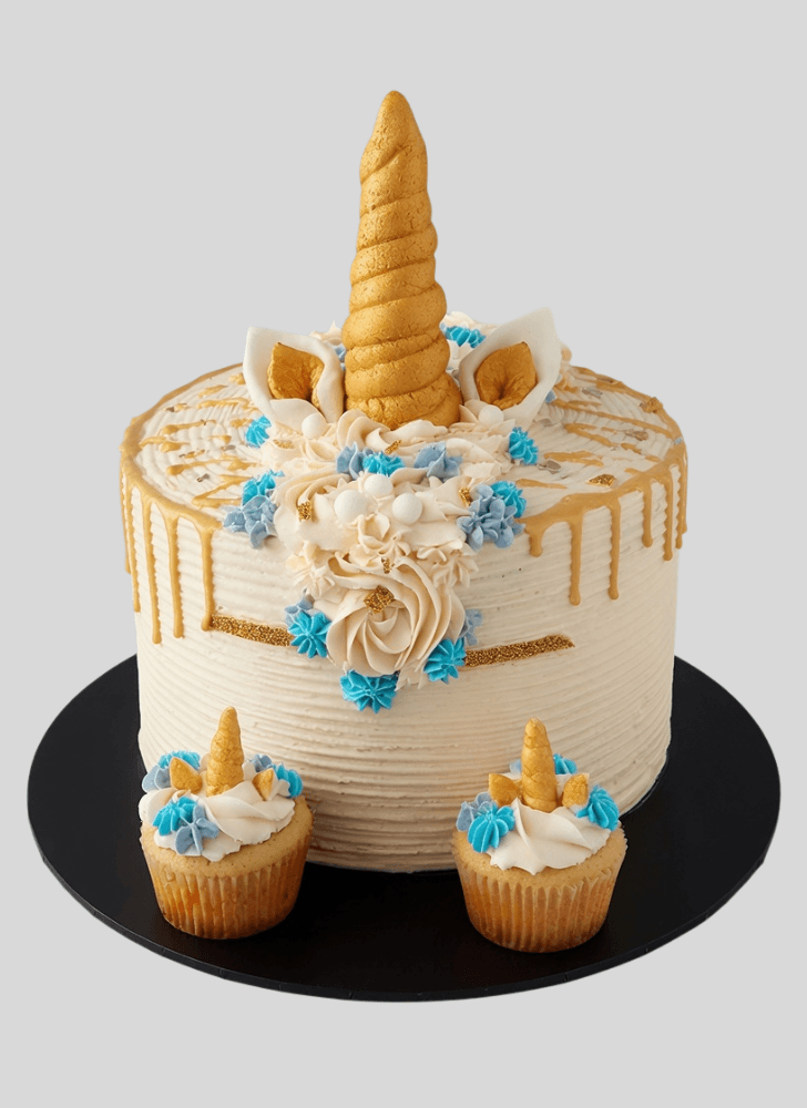 Comely Unicorn Cake