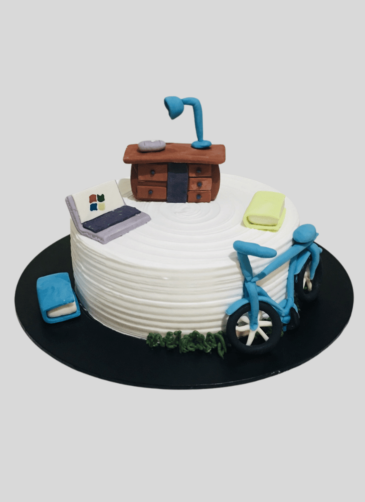 Beauteous Laptop Cake