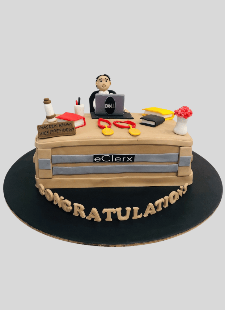 Splendid Laptop Cake