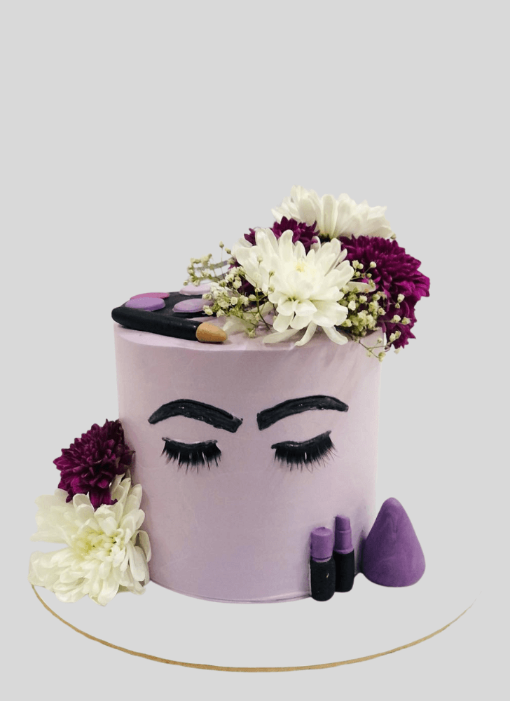 Comely Pretty Woman Cake