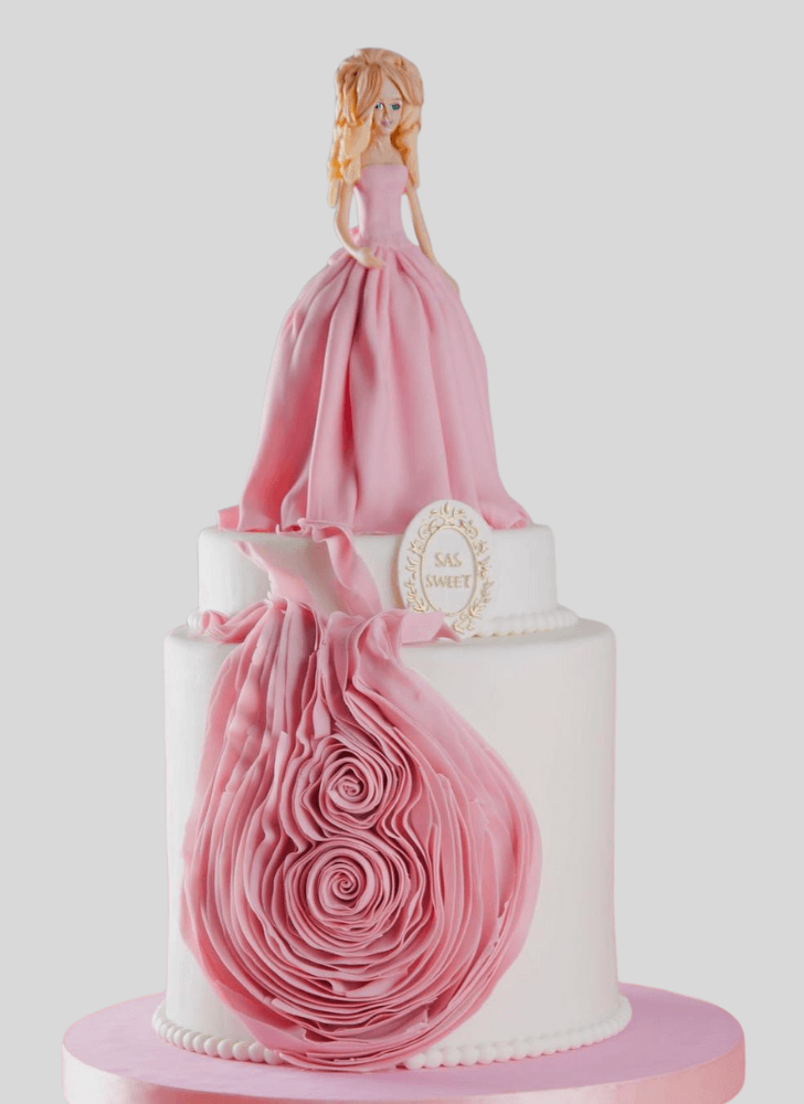 Graceful Pretty Woman Cake