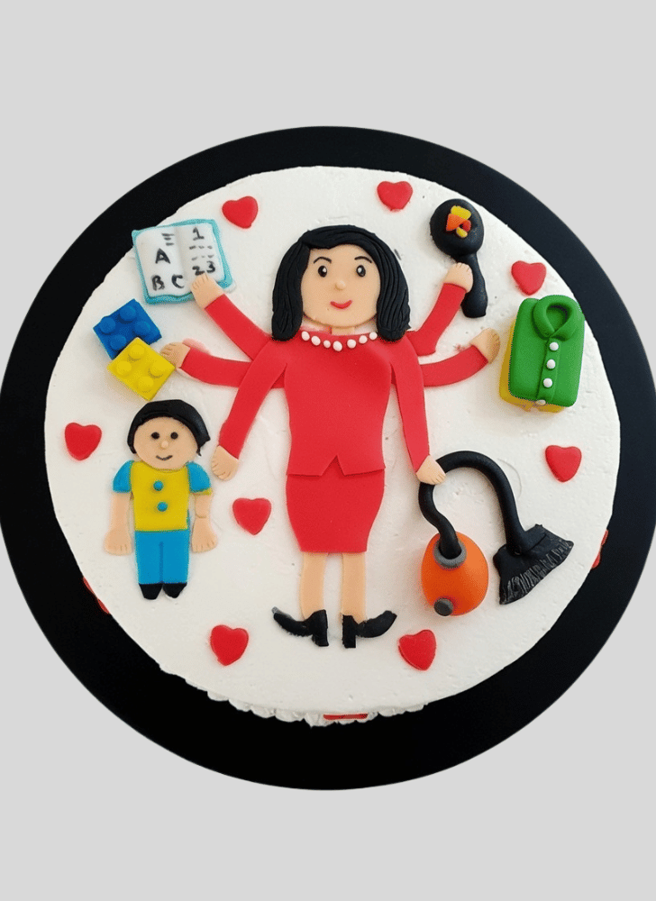 Resplendent Supermom Cake