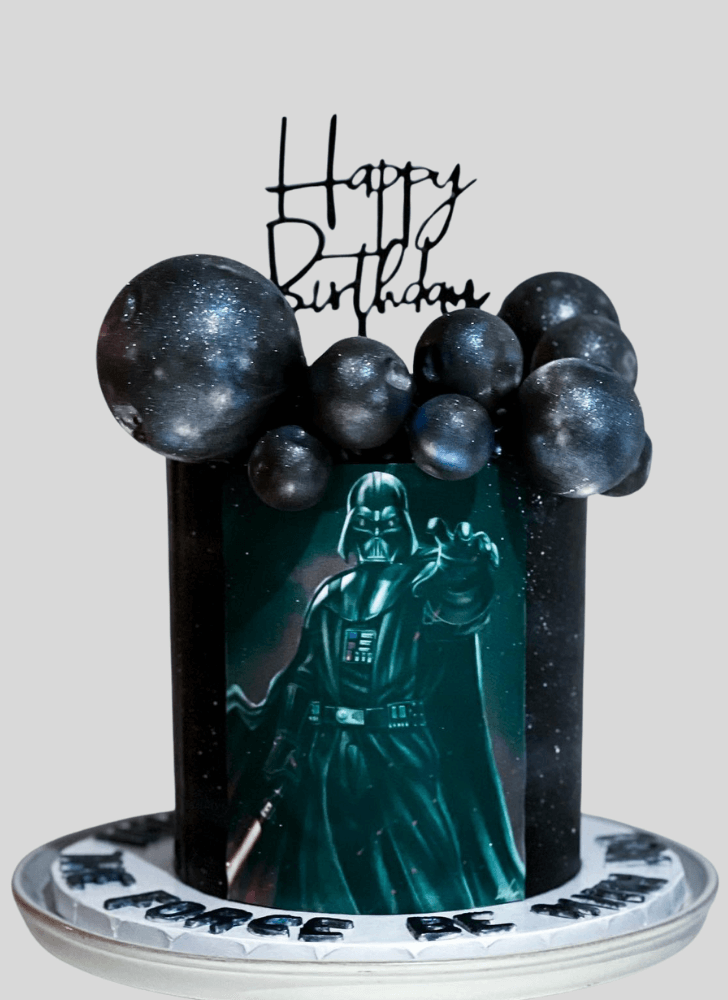 Comely Darth Vader Cake