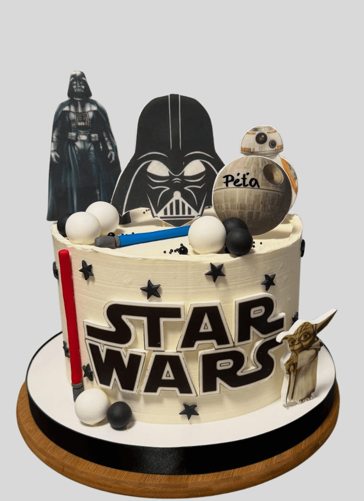 Excellent Darth Vader Cake