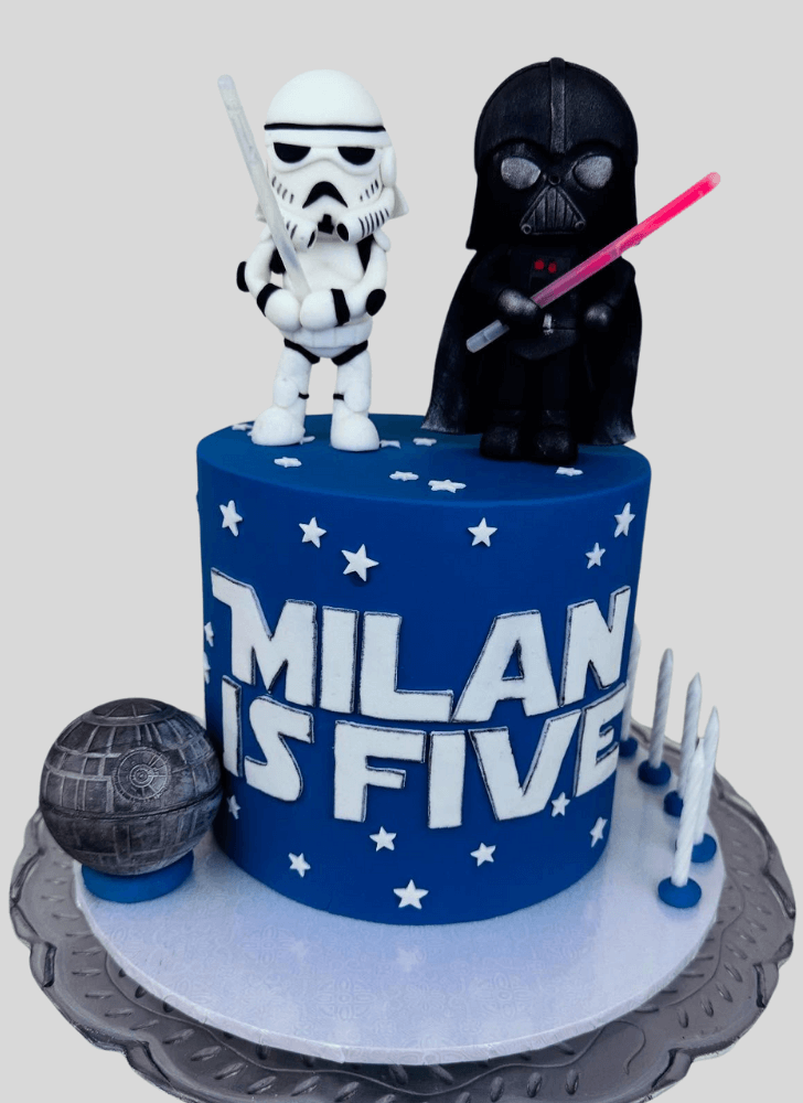 Fine Darth Vader Cake