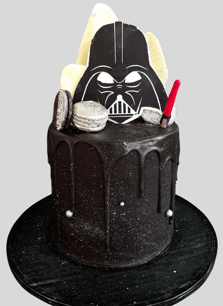 Pleasing Darth Vader Cake