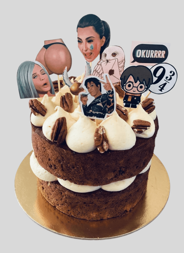 Comely Kardashian Cake